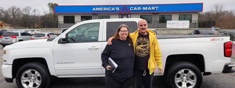 Customers Dorthy and Robert Hayes, America's Car-Mart of Chattanooga, Tenn.